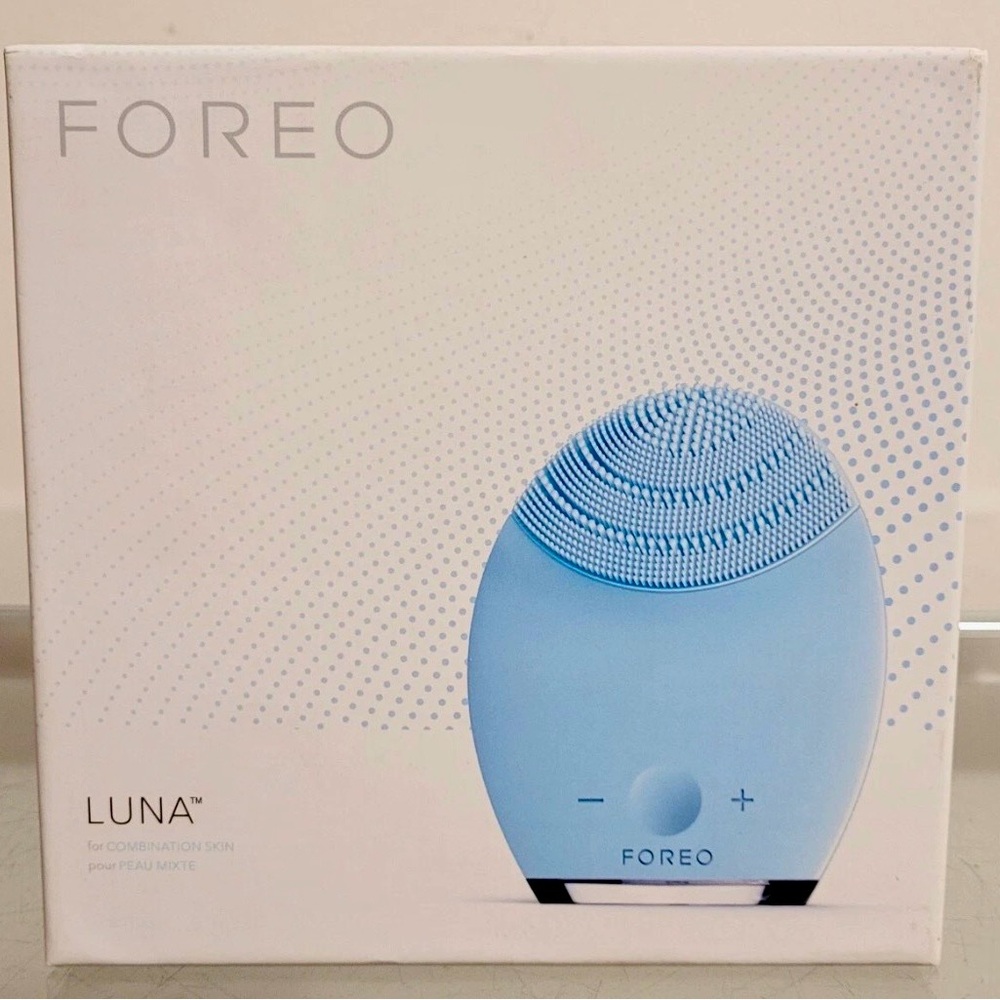 New  FOREO Luna Facial Cleansing  Anti-Aging Device Combination Skin